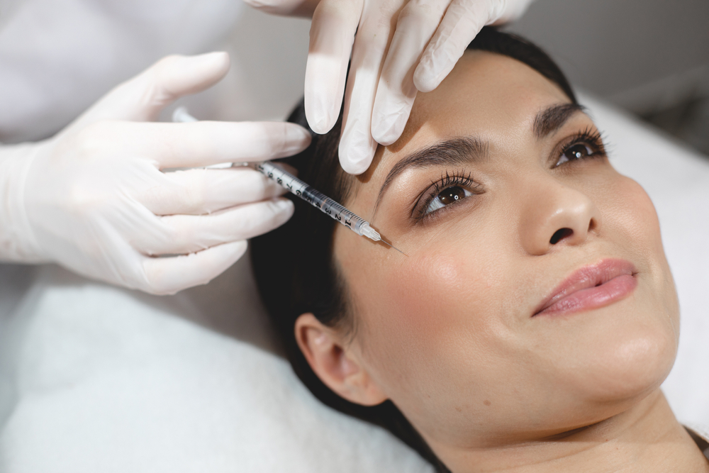 woman getting EZ gel in Clarksville MD